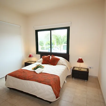 Vineland Perigiali * Pissouri